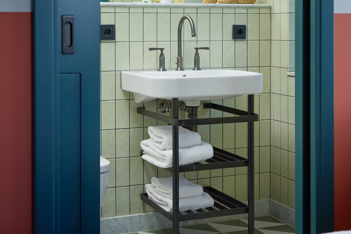 2-Bedroom Apartment | The July – Boat & Co gallery image 5