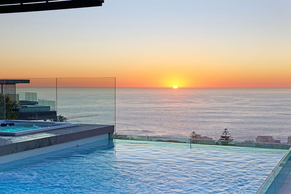 Photo 2 of Quartz Villa accommodation in Bantry Bay, Cape Town with 5 bedrooms and 5 bathrooms