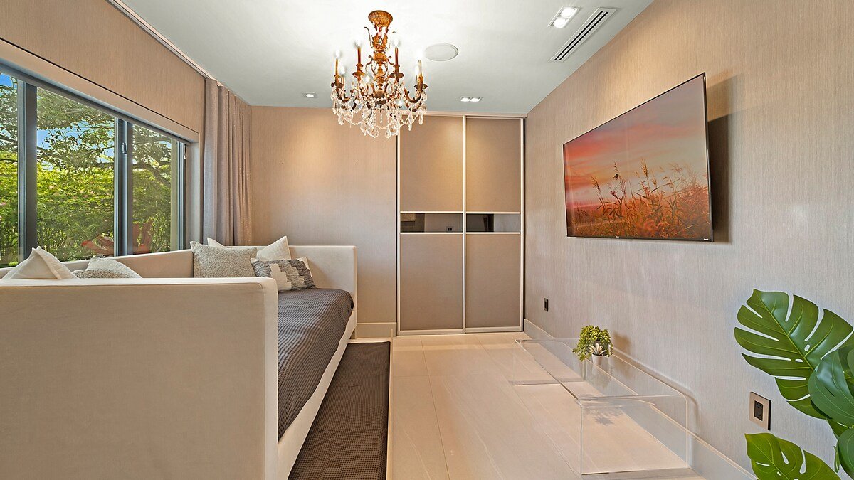 Private Saltwater Pool – 1 Mile to Beach – 3BR 3BA gallery image 3