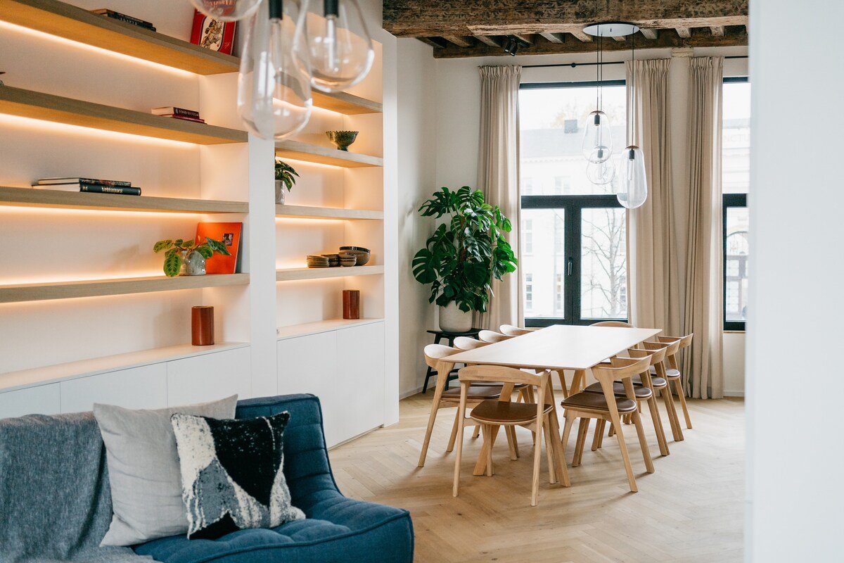 Kozy Home · Spacious Luxurious home gallery image 3