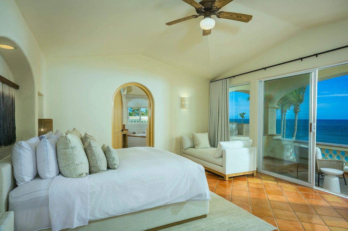 Casa Edwards Too Beach Front Palmilla Sur gallery image 2