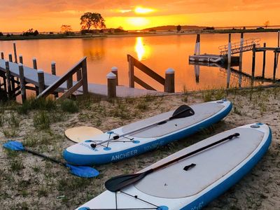 Contemporary Waterfront Paradise