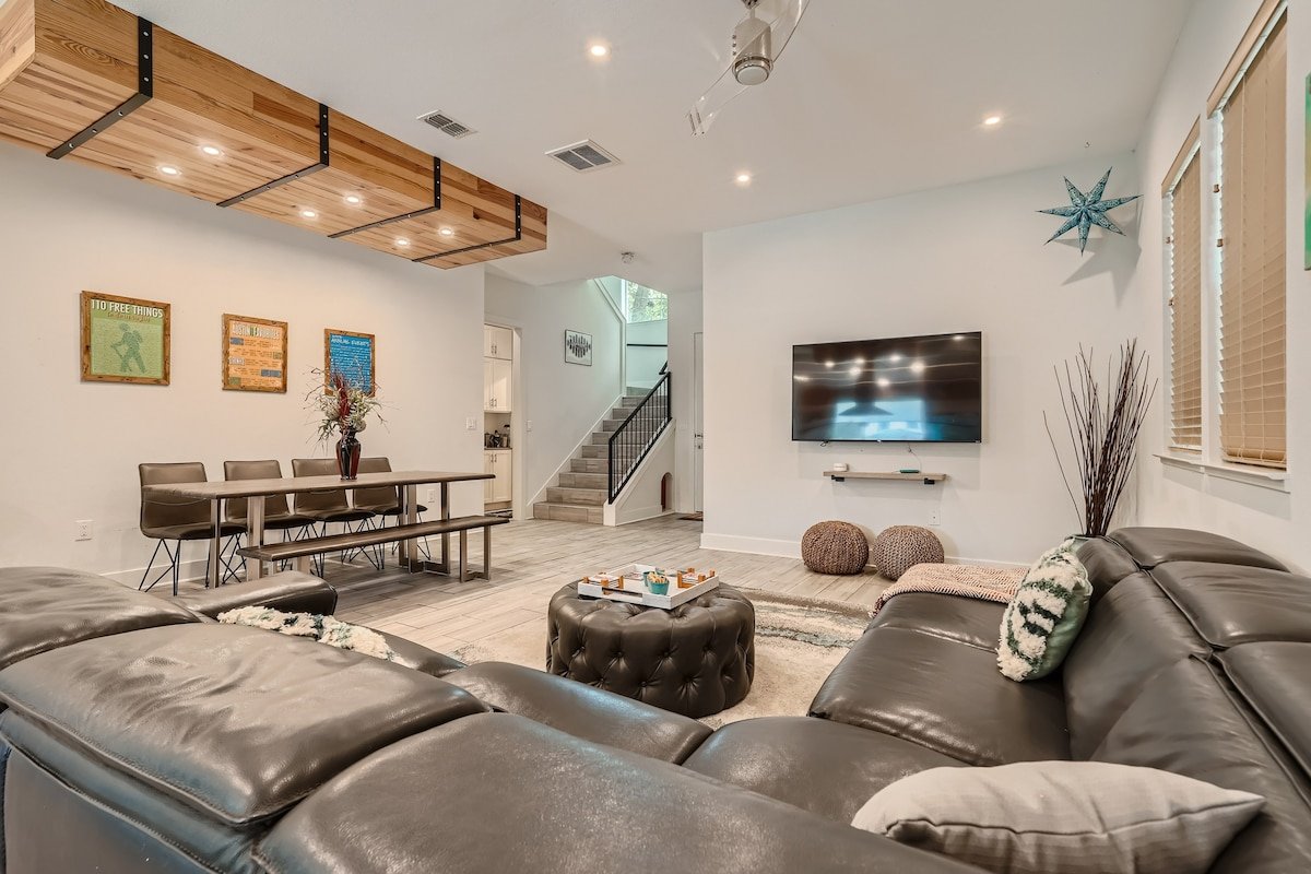Central Austin Pet Friendly Compound w/Lap Pool gallery image 2