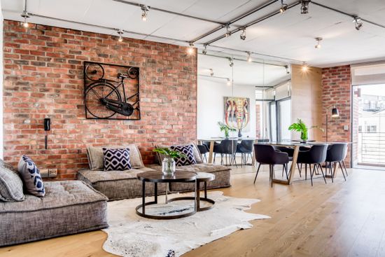 702 Metropolitan - Living room - Living room; 702 Metropolitan - City Centre