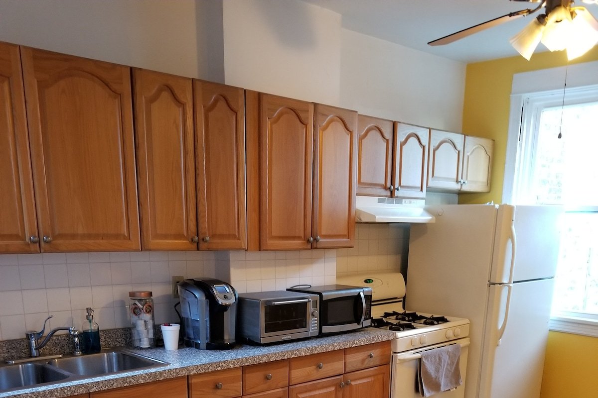 Two units in One! Location! Noble Square gallery image 5