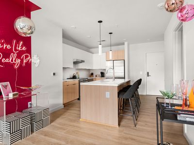 Hyve at the Hyve: Large Disco Condo near Broadway!