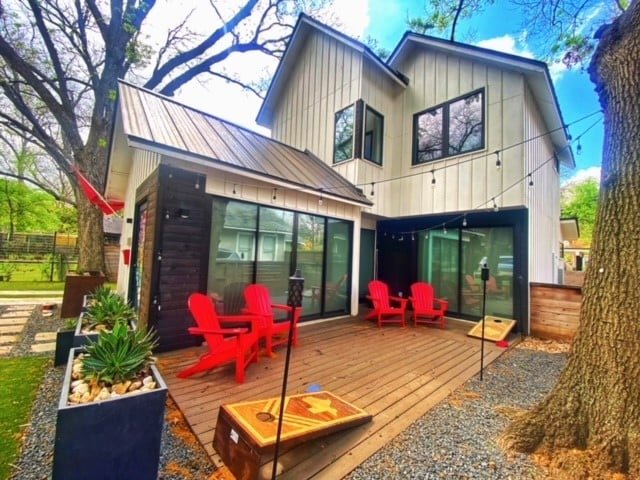 Modern Farmhouse blocks from Rainey and Downtown gallery image 4