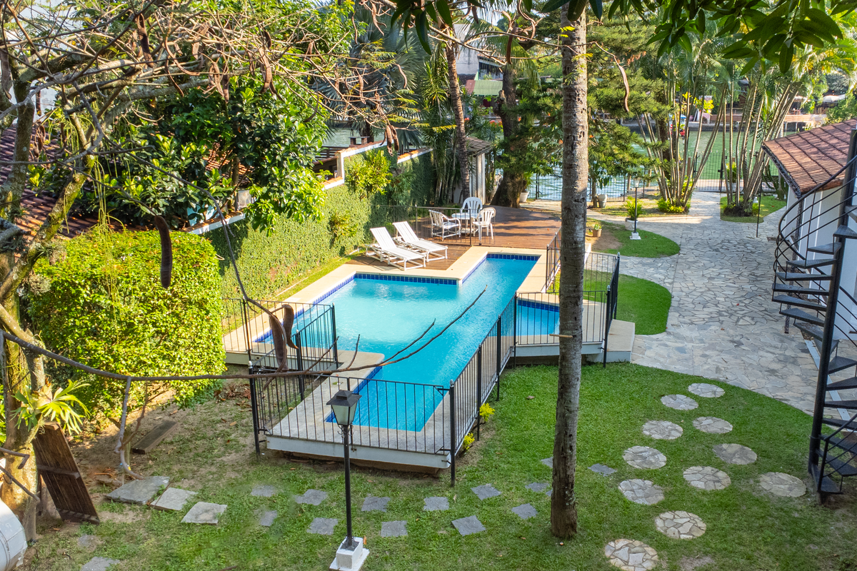 Refugio da ilha: 7quartos, piscina e churrasqueira