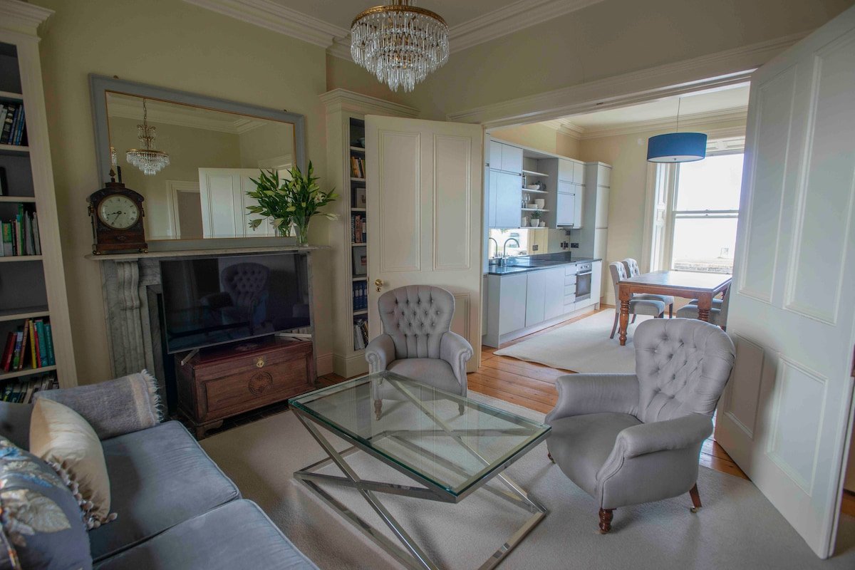 Period home with outstanding beach views gallery image 5