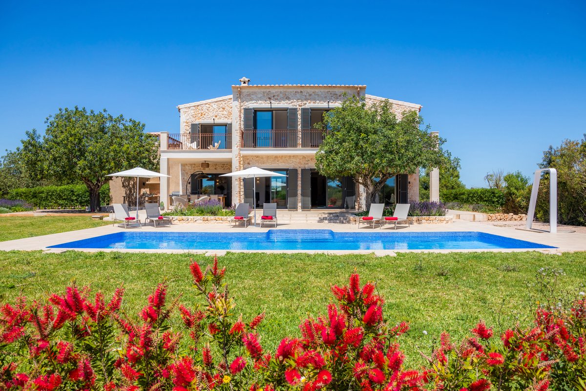 Beautiful modern Country Villa for families