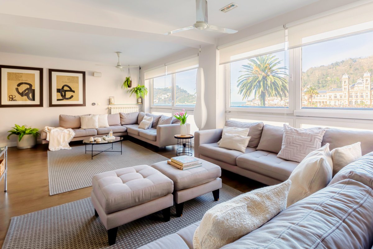 ❤ of San Sebastian | Walk Score 99 | 3 Baths