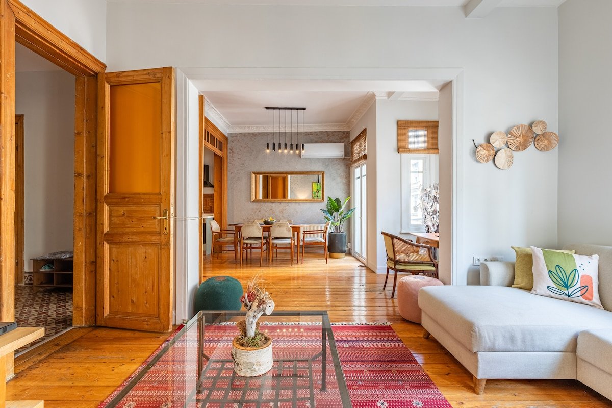 2 bath flat avaible for 8people/3mn to Istiklal St gallery image 4