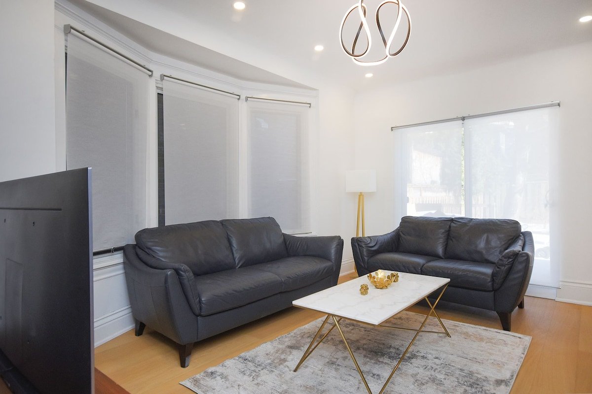 Updated Home in Prime Location gallery image 3