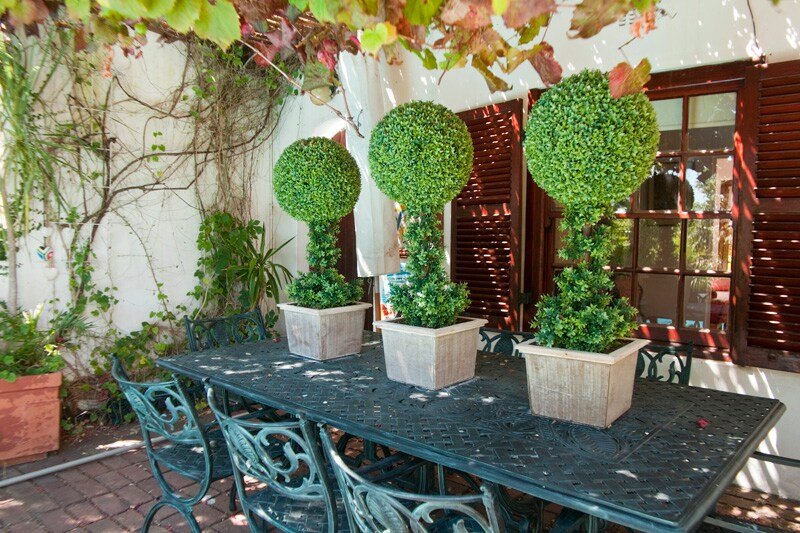 4 bedroom all en suite Villa close to the beach. gallery image 5