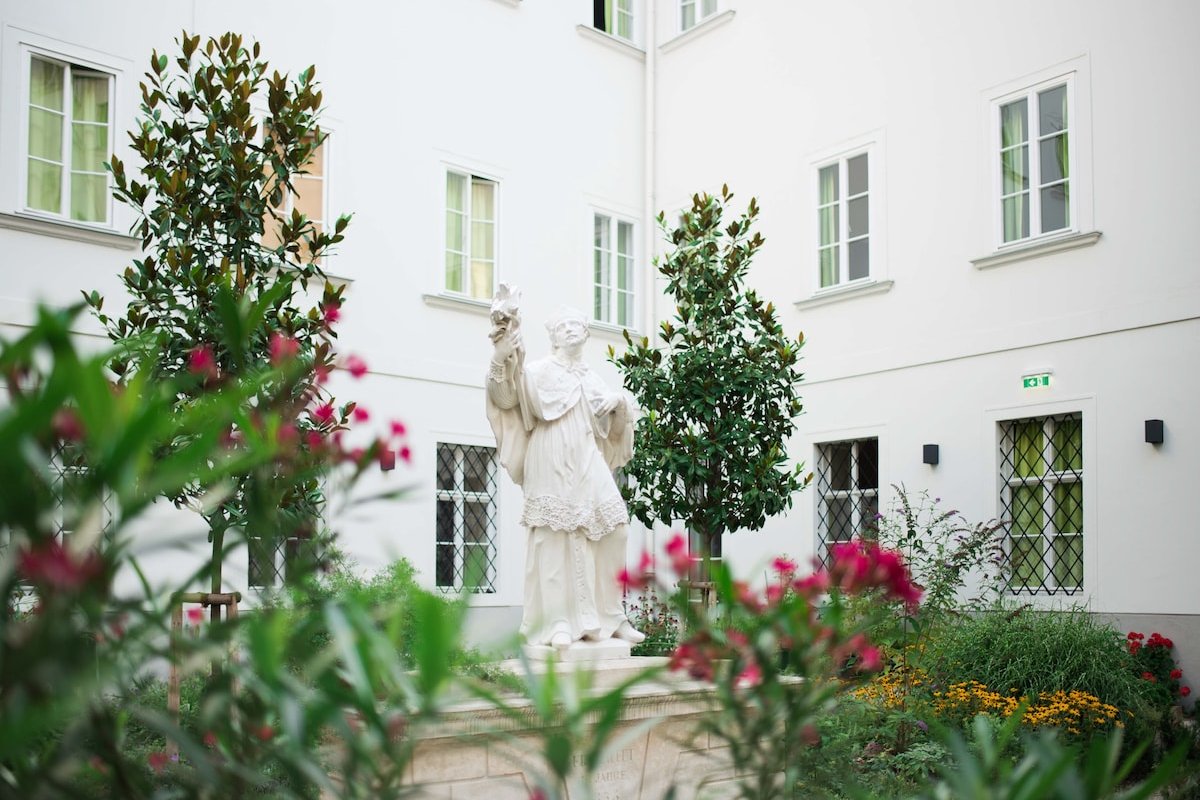 Apartment in the city center (Double/Triple) gallery image 2