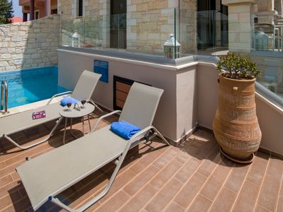 Costancia , Crhisty fireplace- pool,150m from sea.