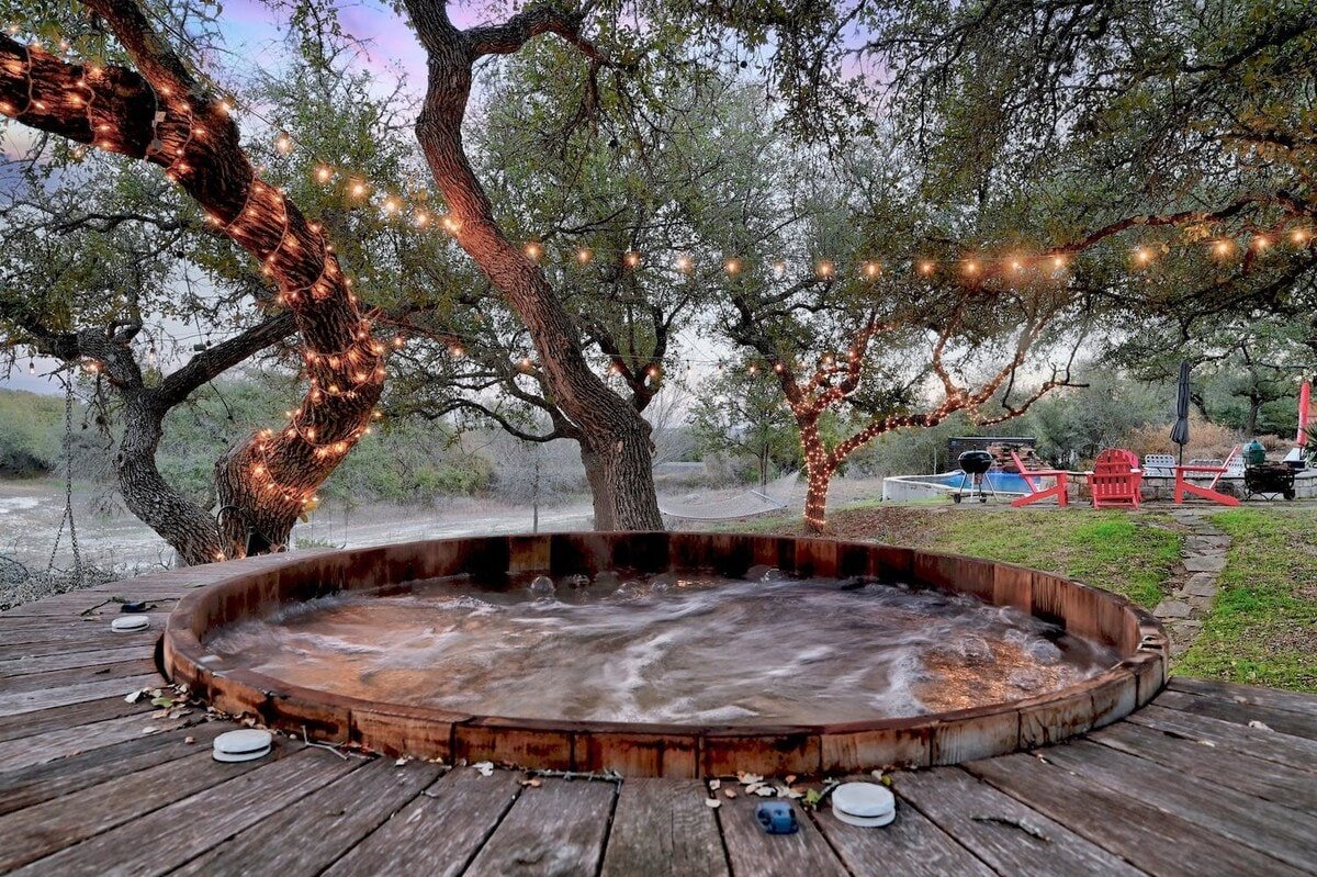 Perfect Retreat + Pool + Cedar Hot Tub + Sleeps 12 gallery image 5