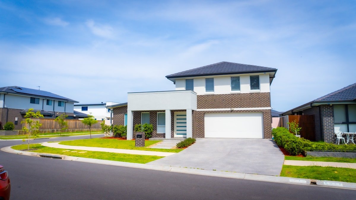 Luxury Home | Sleeps 16 Guests gallery image 2