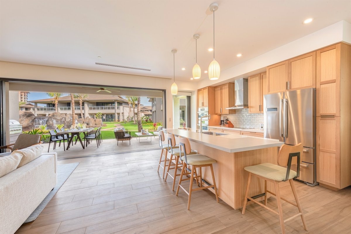 KLVR presents Garden Level Luana Villa 11B gallery image 4