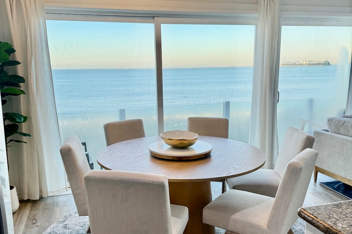 Long Beach house on the sand gallery image 2