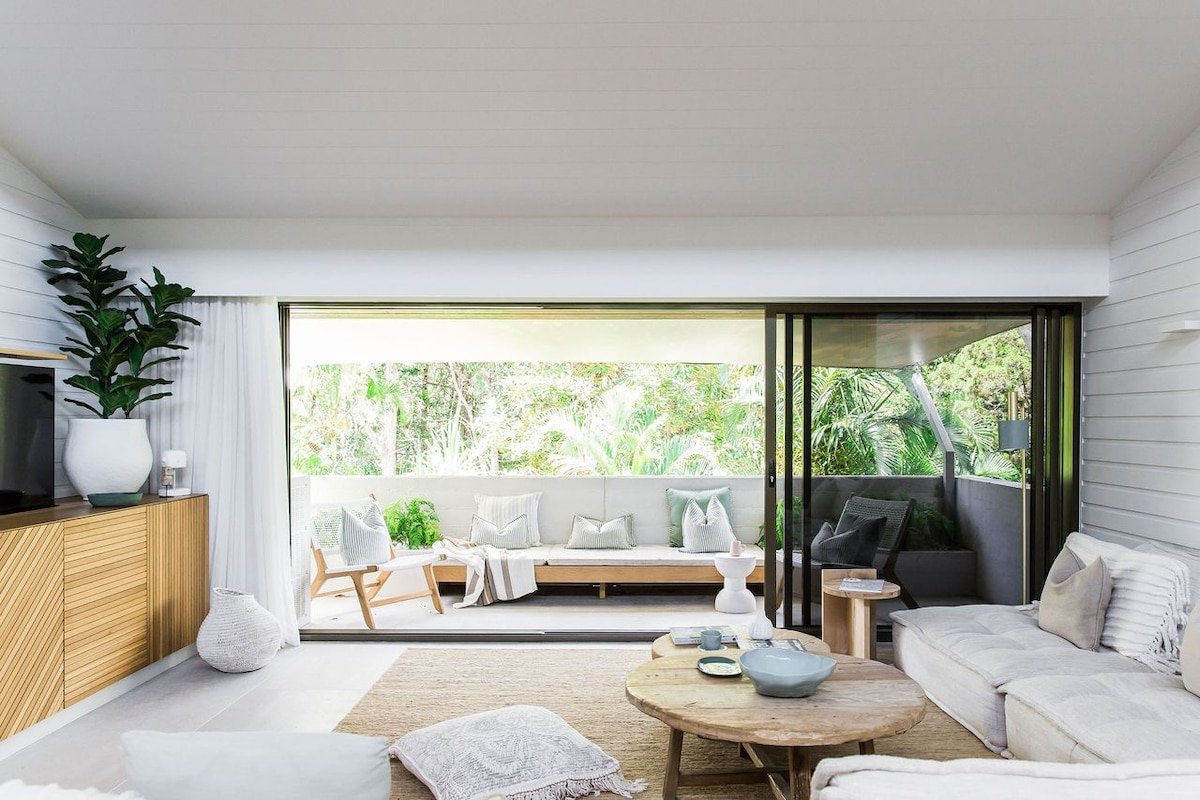 Little Cove Treetops – style and amazing location gallery image 4