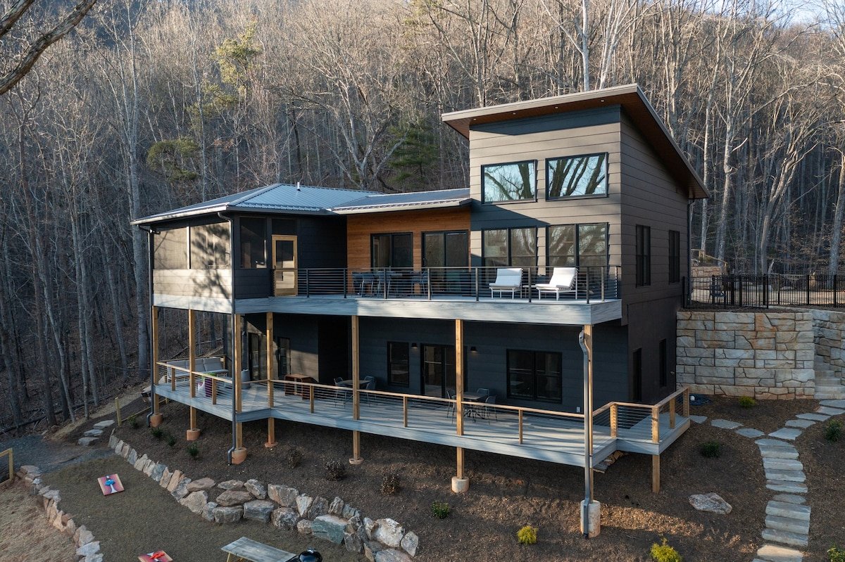 Birchwood Manor gallery image 2