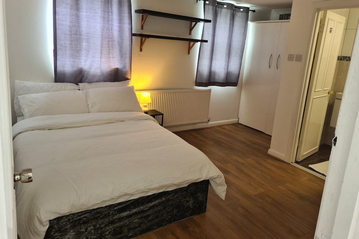 Lovely 4 bedroom house in Se17 2qs London. gallery image 2