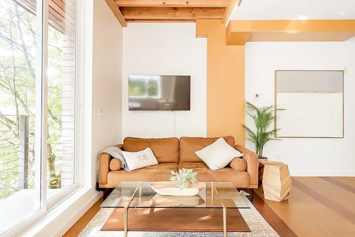 Stylish Seattle Eco Loft | 5BR + City Views gallery image 2