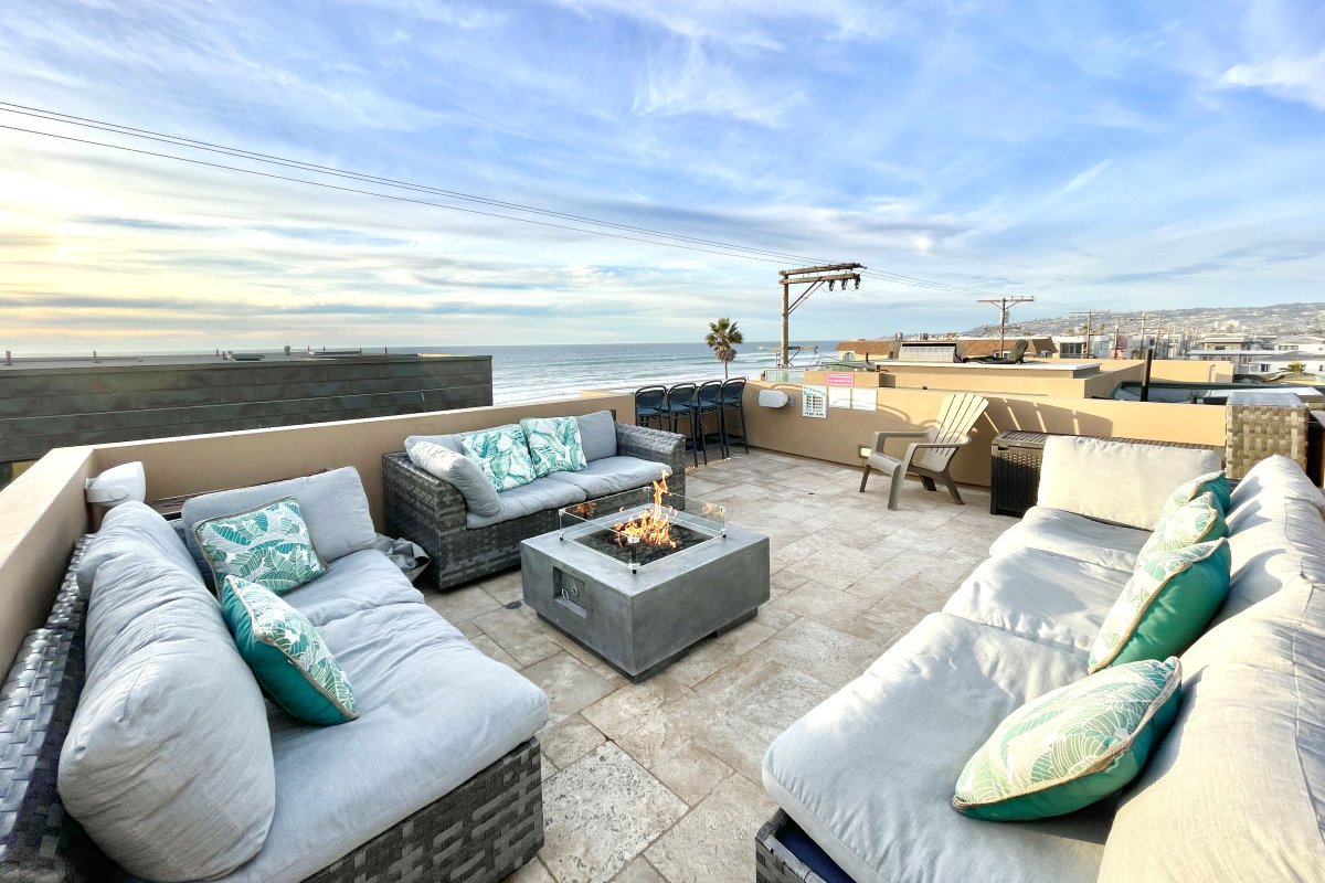 Breezy Balconies & Ocean Views!