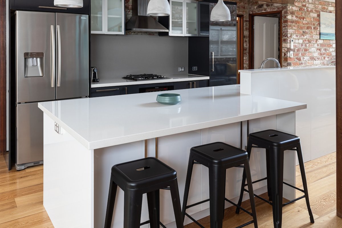 The Loft House- walk to the beach and cafes gallery image 5