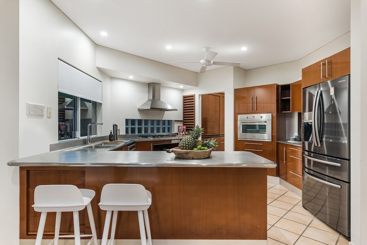 Classic Canal Oasis with Pool gallery image 5