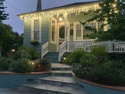 “Mainstay Cottage” Just Steps To Beach & Town!