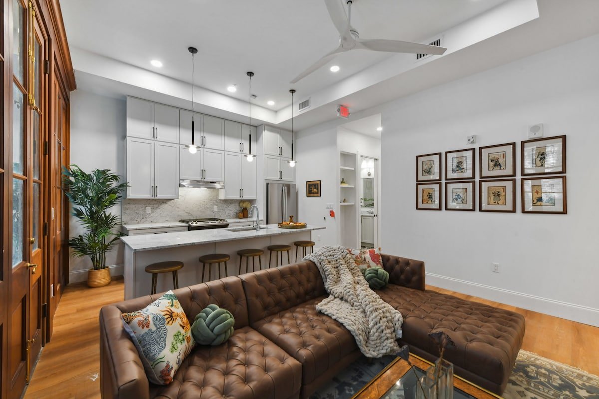 Large CBD Hotel Suites | Near French Quarter gallery image 2