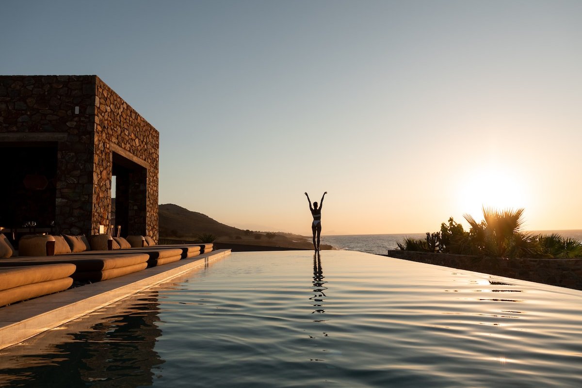 Beachfront Sanctuary w/Daily Service & Concierge gallery image 2