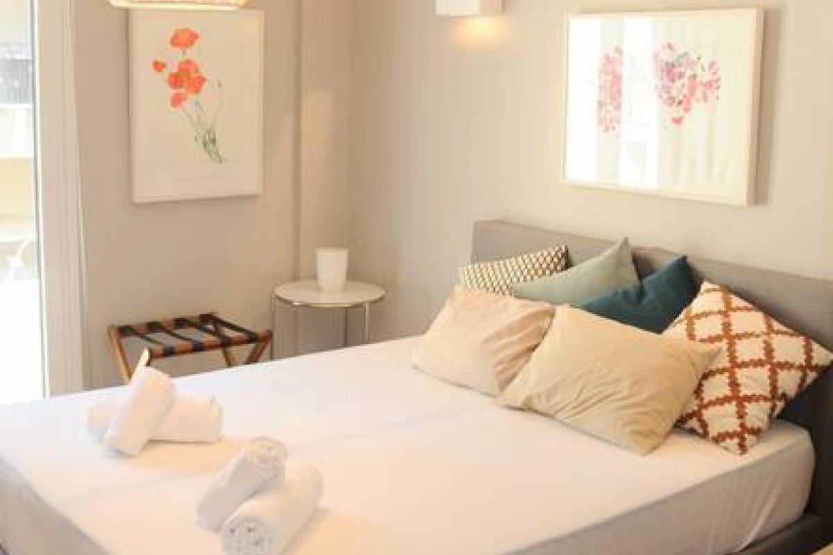 Lovely apartment in Plaka gallery image 3