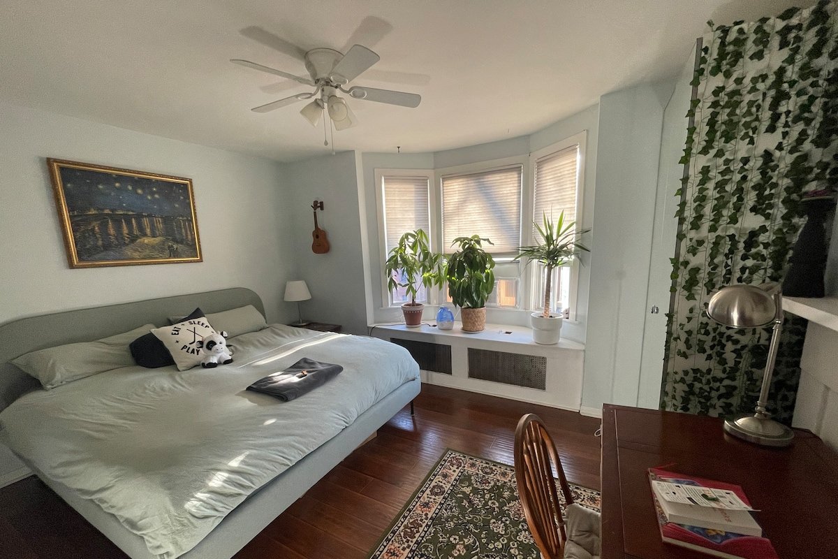 Spacious Entire 2-Bedroom Apartment with Sun Room gallery image 5