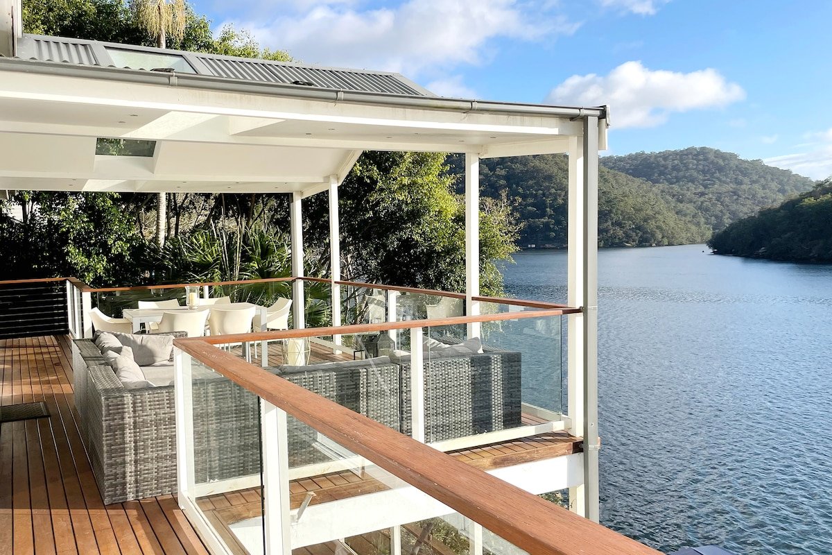 NINE at Berowra Waters, waterfront house, hot tub gallery image 2