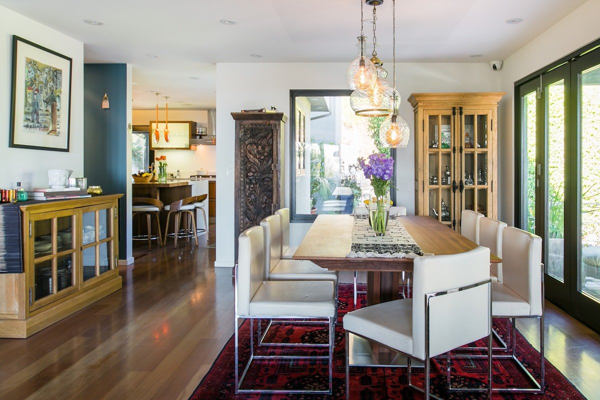 Stunning Hollywood Hills Designer Estate with City Views gallery image 5