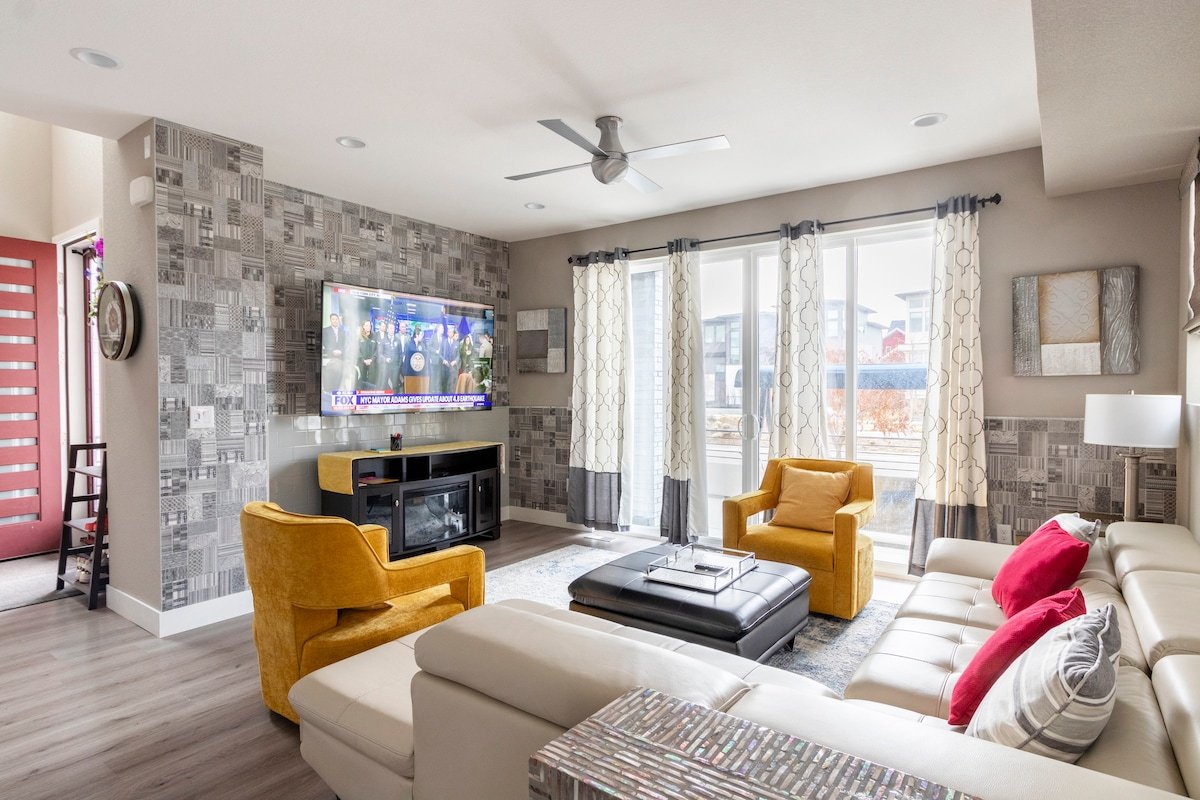 Central park close Airport and Downtown Denver gallery image 2