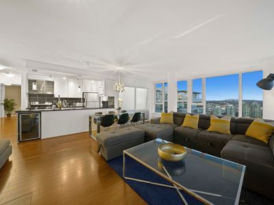 Stunning Subpenthouse – 3Bed/2Ba DT wParking