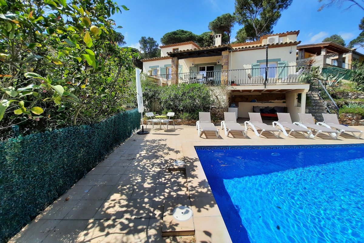 Begur: Private villa & pool. Ideal for families. gallery image 3