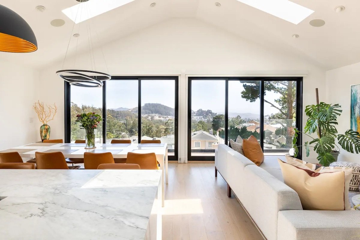 Film-Featured Hilltop 3BR Villa | City View+Nature gallery image 3