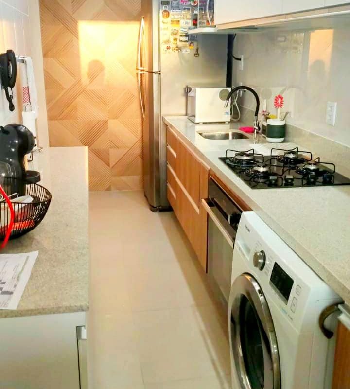 ⭐AP BARRA 2 SUÍTES 10 MIN PRAIA + ESTACIONAMENTO gallery image 4