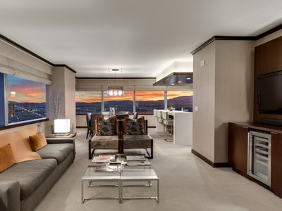 Biggest Penthouse@ Vdara! 2+BR JawDrop Strip View!