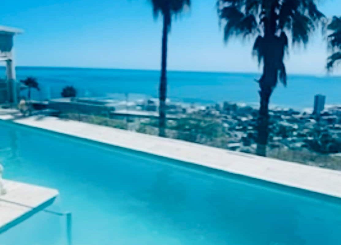 Villa in Cape Town Sea views. 4 bedrooms gallery image 3