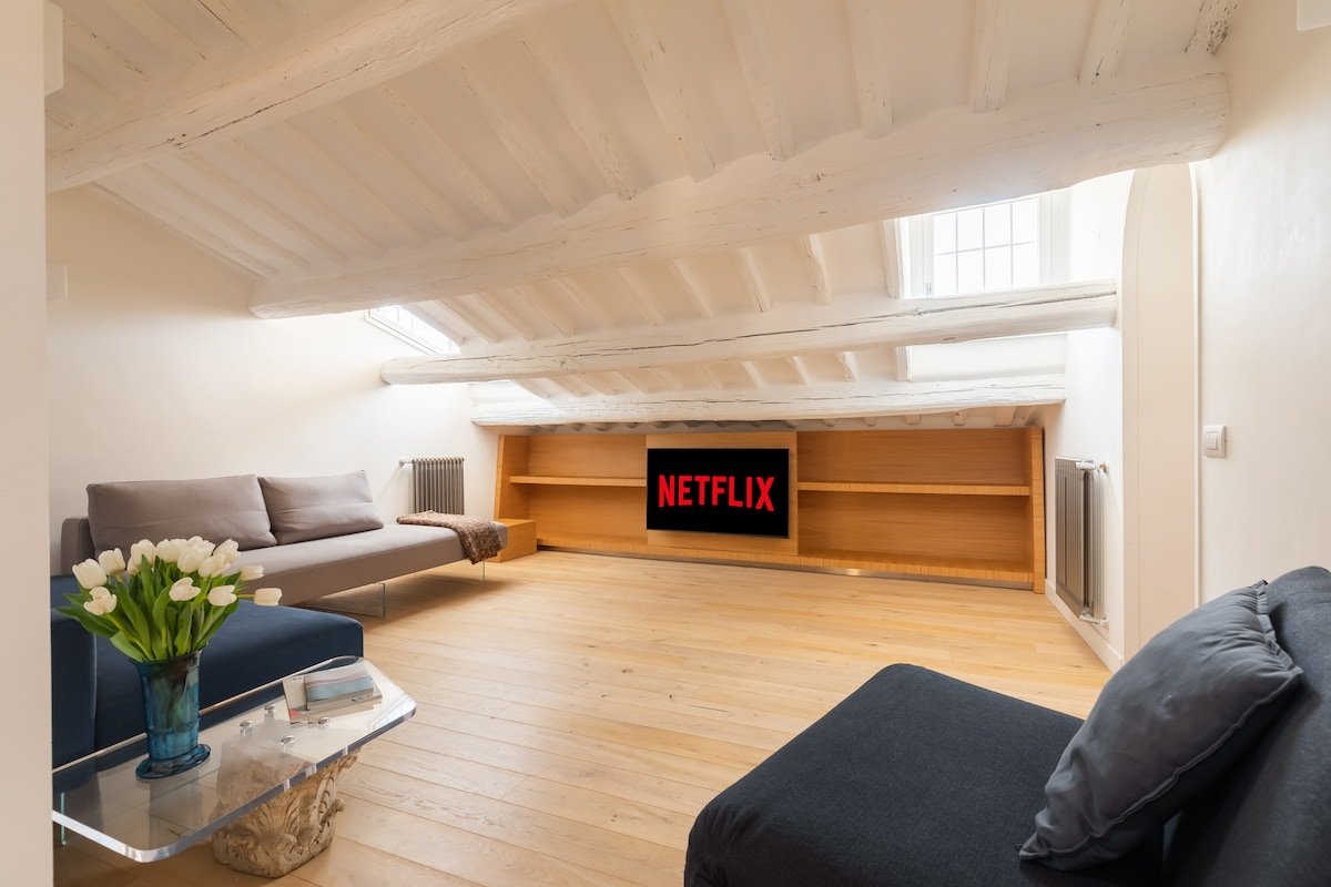 Spanish Steps Luxury Apartment gallery image 4