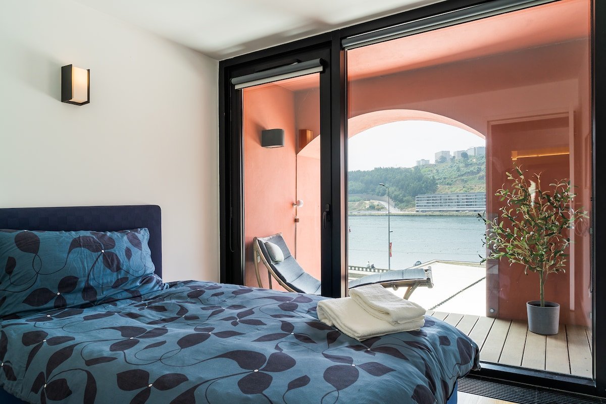 Porto insight apartment river view – pool & garage gallery image 5