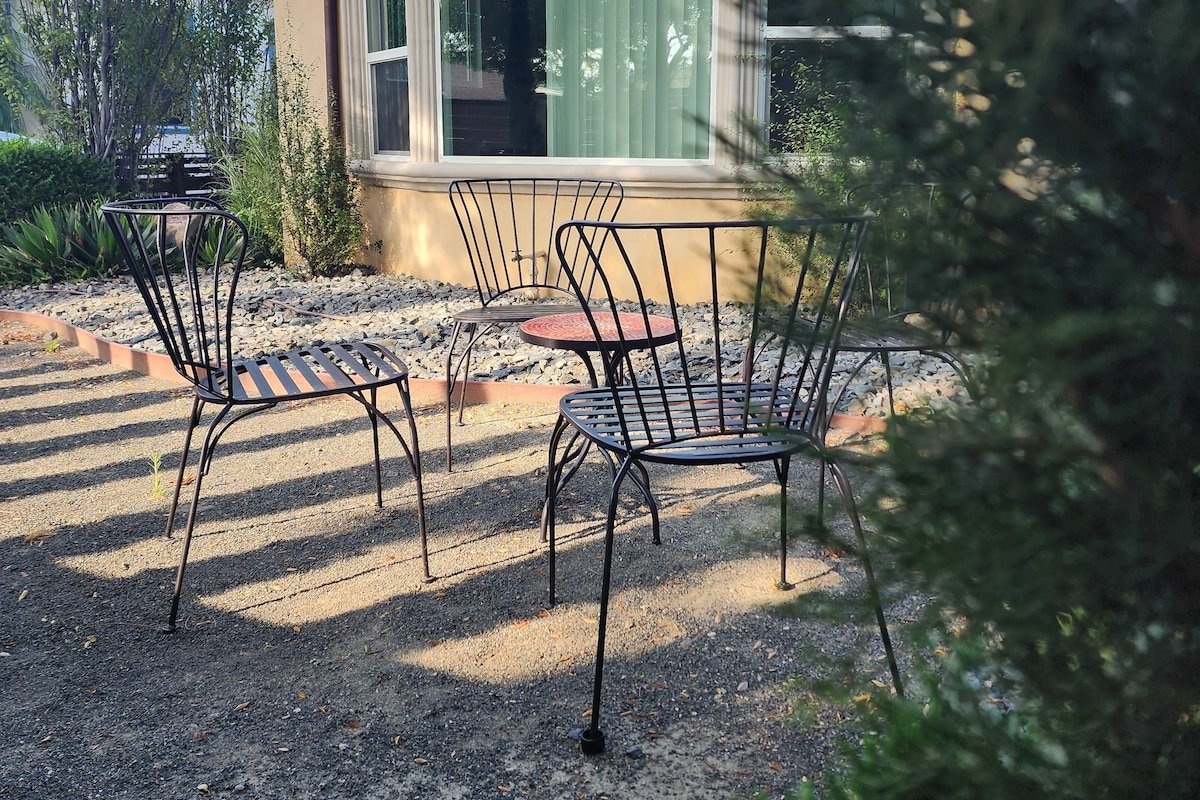 Elegant Executive Home near Sony Studios gallery image 3