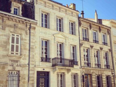 Bel immeuble 250m2 + cour en hyper-centre Bordeaux