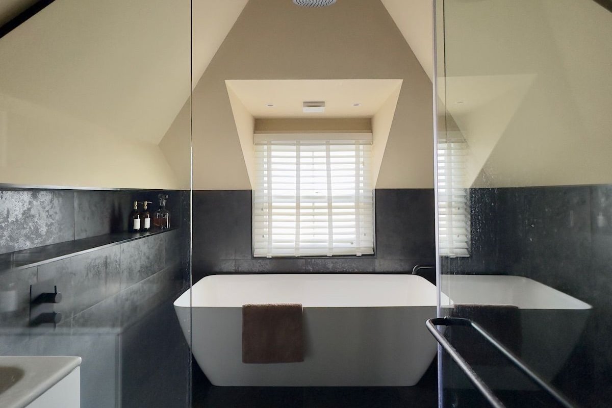 Luxury House Next To Chelsea & Battersea Park gallery image 5